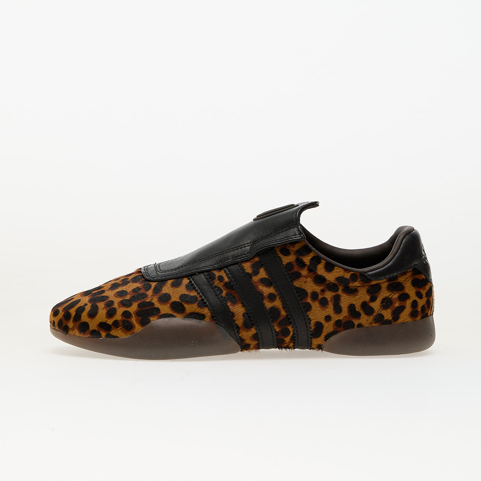 Снимка на Сникърси adidas Taekwondo Me Supplier Colour/ Core Black/ Gum5 EUR 41 1/3