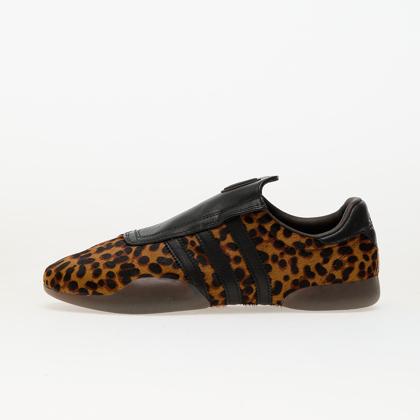 Снимка на Сникърси adidas Taekwondo Me Supplier Colour/ Core Black/ Gum5 EUR 42