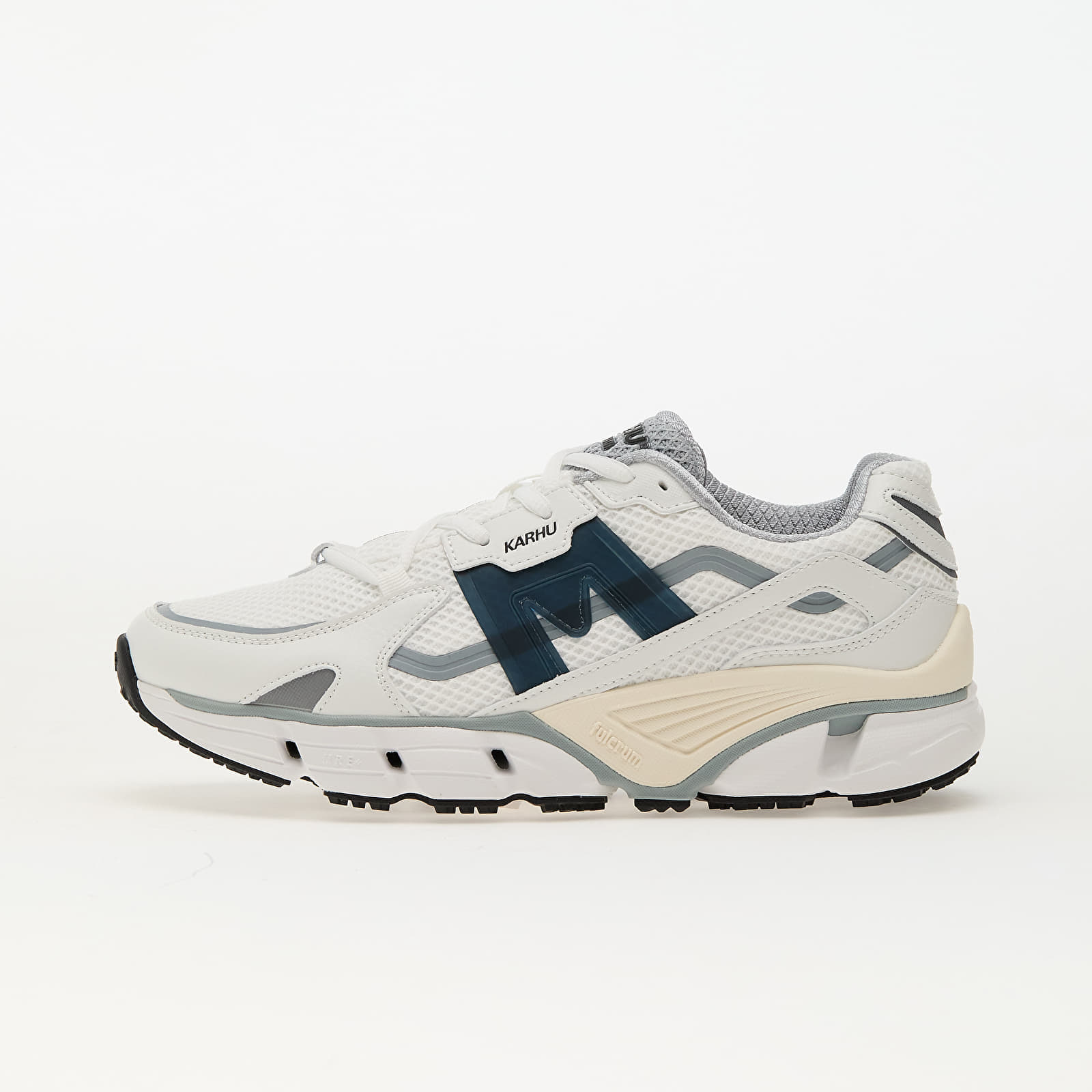 Снимка на Сникърси Karhu Super Fulcrum White/ Deep Dive EUR 42