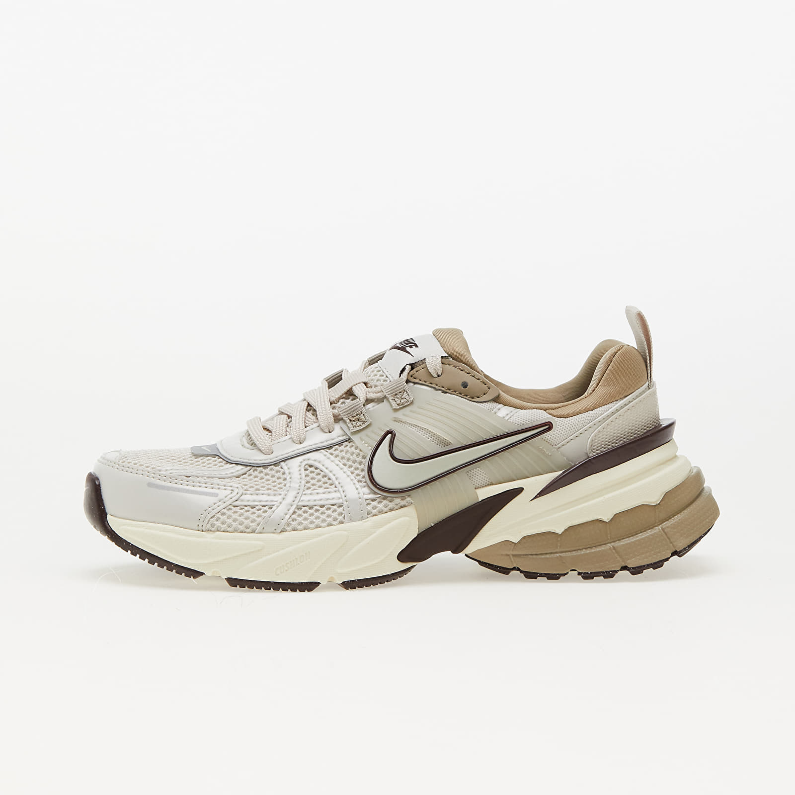 Снимка на Сникърси Nike W V2K Run Lt Orewood Brn/ Light Bone-Khaki-Earth EUR 42