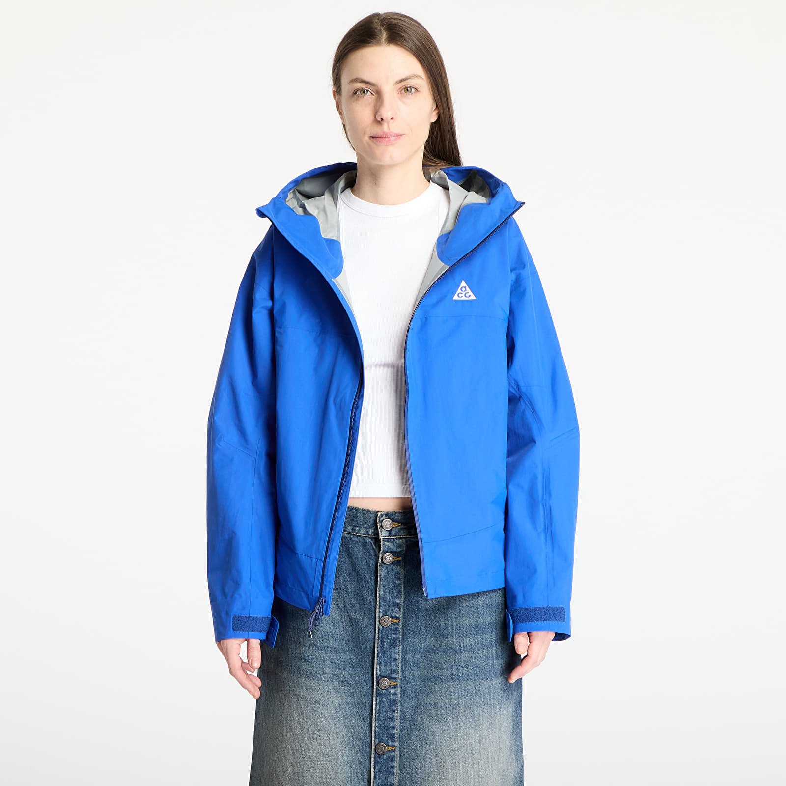 Снимка на "Яке Nike ACG ""Morpho"" Women's Loose Storm-FIT ADV Rain Jacket Game Royal/ Summit White M"