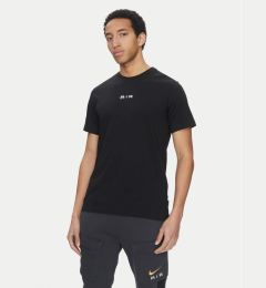 Снимка на Nike Тишърт FQ3789 Черен Regular Fit
