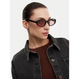 Снимка на Слънчеви очила Vans Out There Sunglasses VN000ND7BLK1 Черен